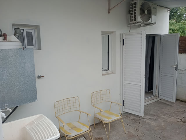 Espacio seguro para guardar motos cerca del departamento